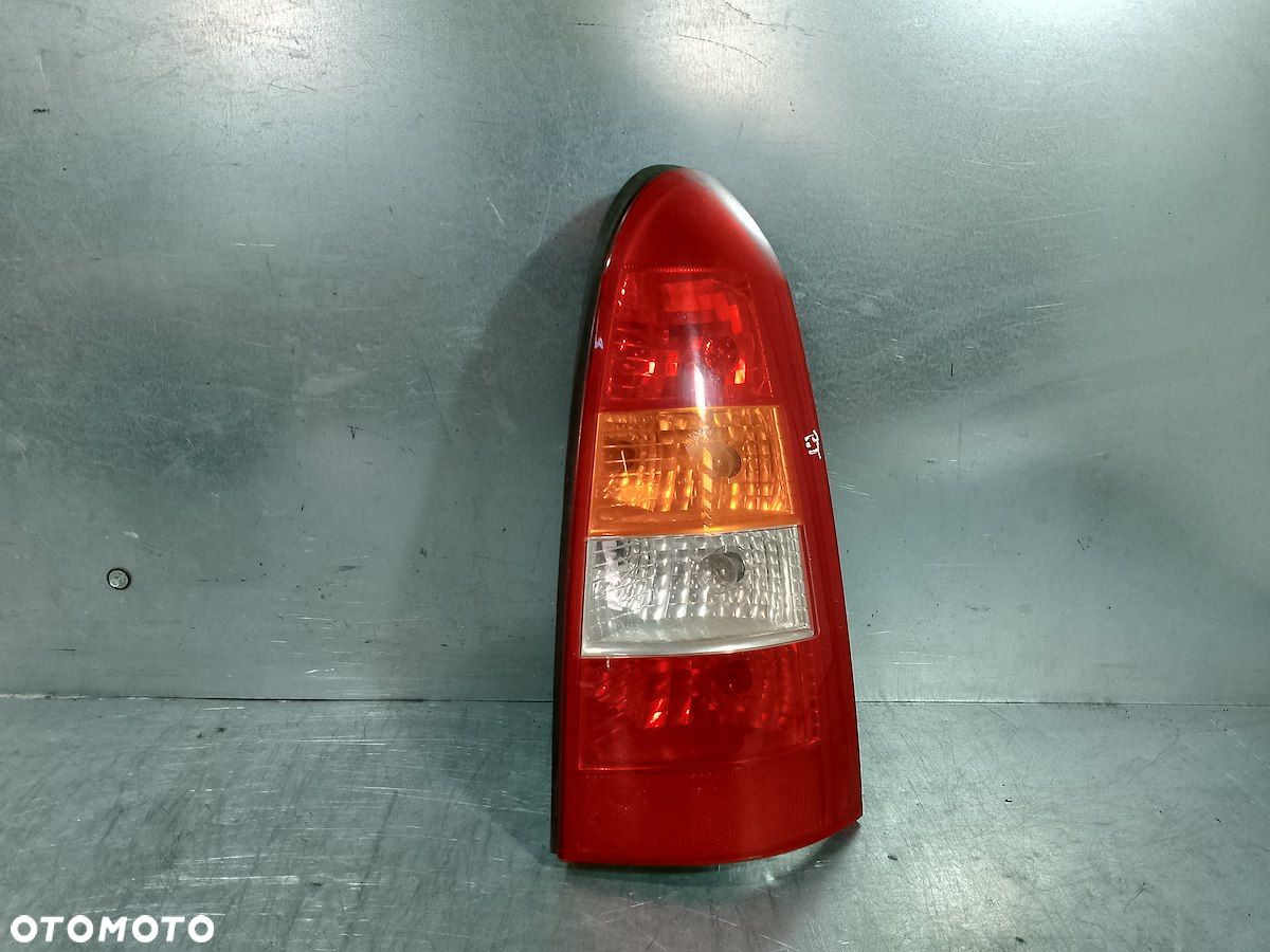 LAMPA TYLNA PRAWA OPEL ASTRA G KOMBI - 1
