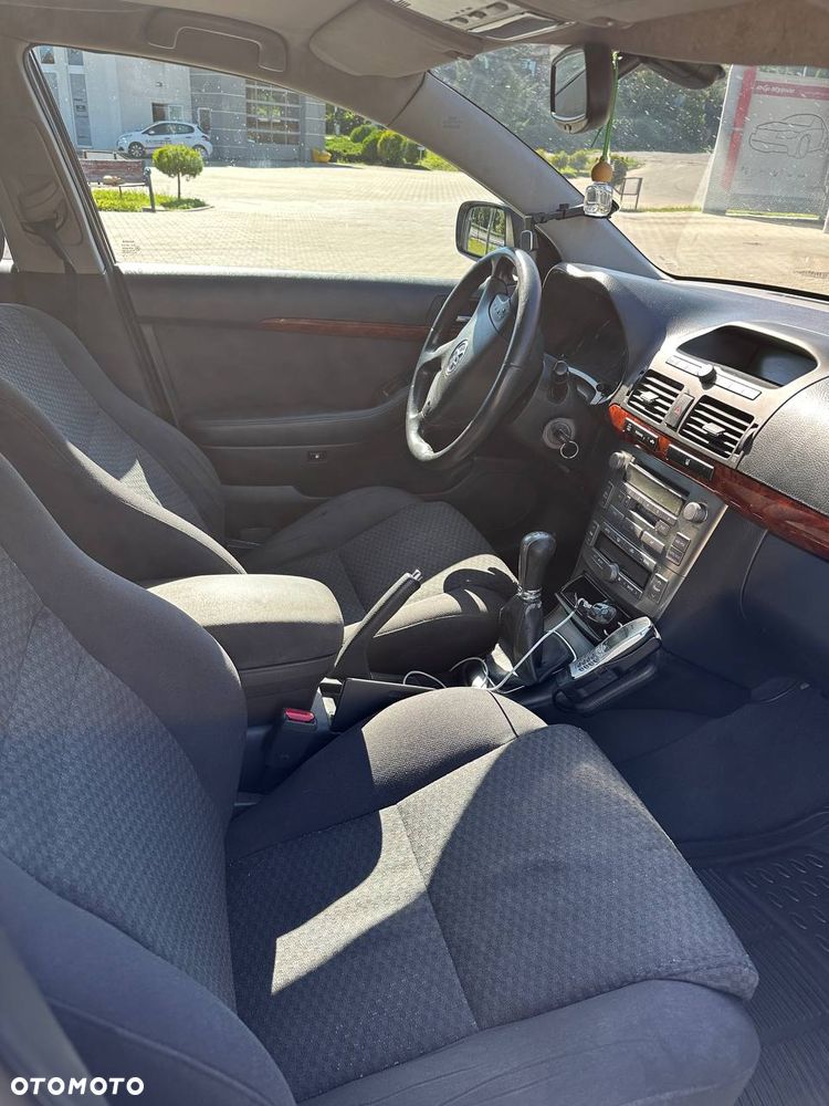 Toyota Avensis 2.0 D-4D Sol Plus - 10