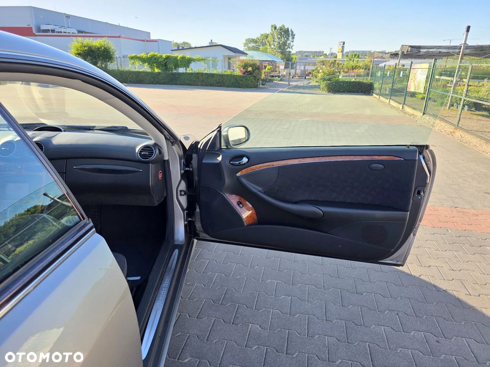 Mercedes-Benz CLK - 12
