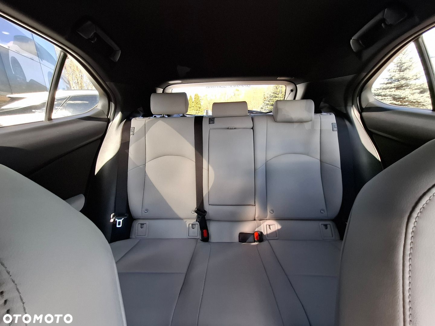 Lexus UX 250h GPF F Impression 2WD - 35