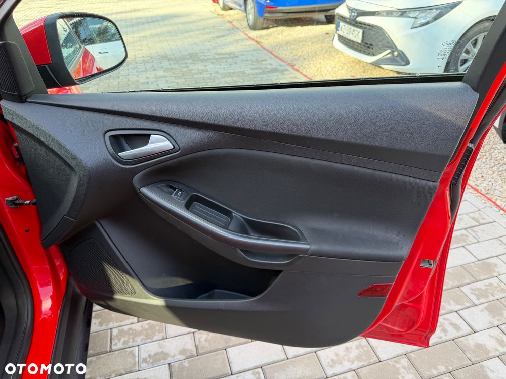 Ford Focus 1.5 TDCi SYNC Edition - 32