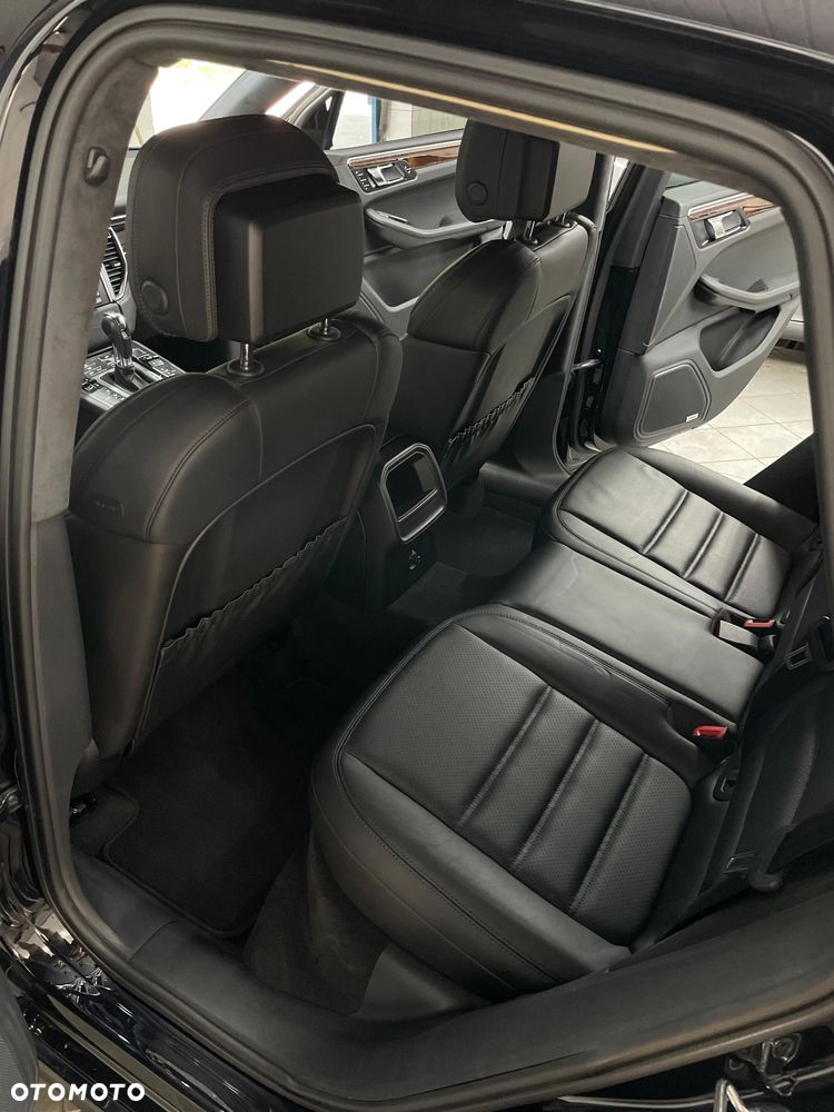 Porsche Macan Turbo PDK - 32