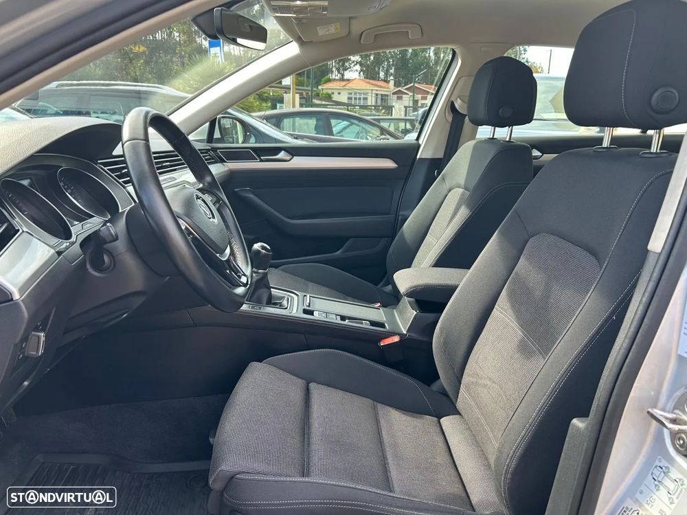 VW Passat 1.6 TDI Confortline - 13