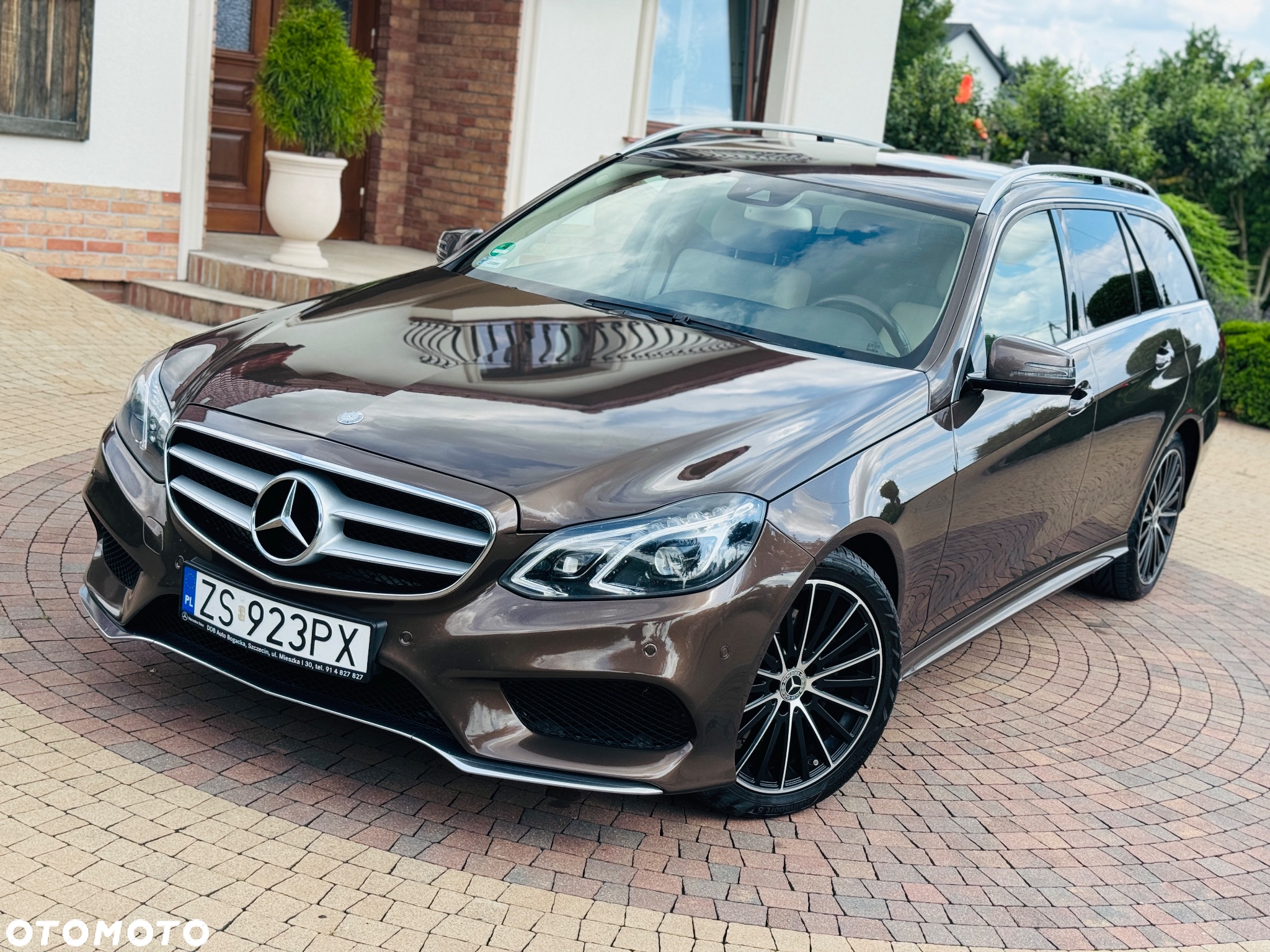 Mercedes-Benz Klasa E 300 T BlueTEC HYBRID 7G-TRONIC Avantgarde - 19