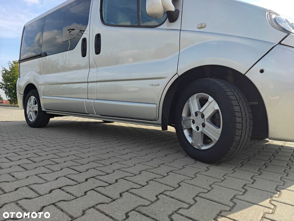 Opel Vivaro Tour - 9