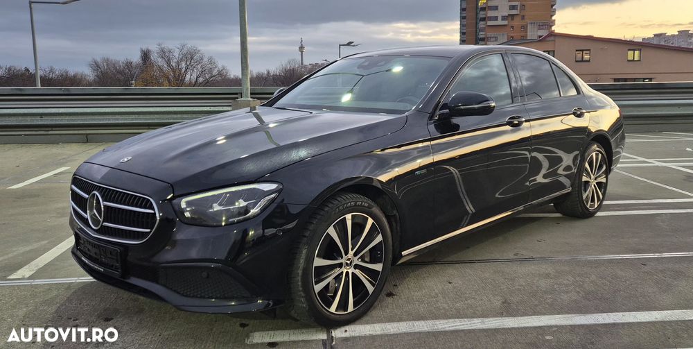 Mercedes-Benz E 300 de Aut. - 17