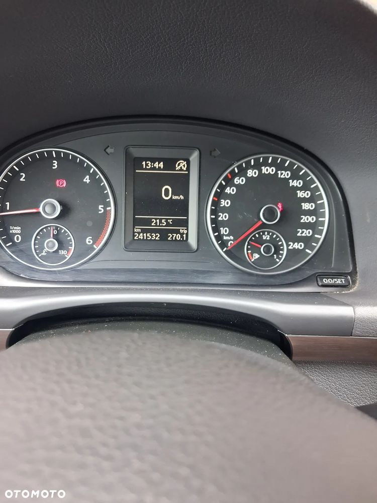 Volkswagen Touran - 8