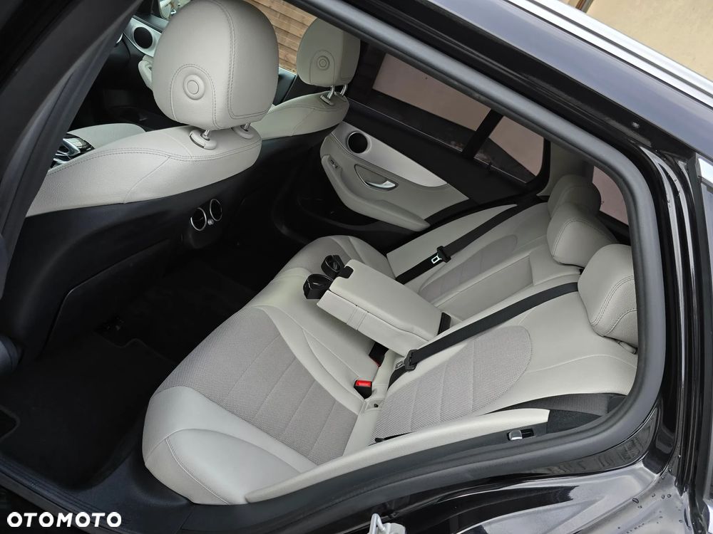 Mercedes-Benz Klasa C 250 (BlueTEC) d 7G-TRONIC AMG Line - 18