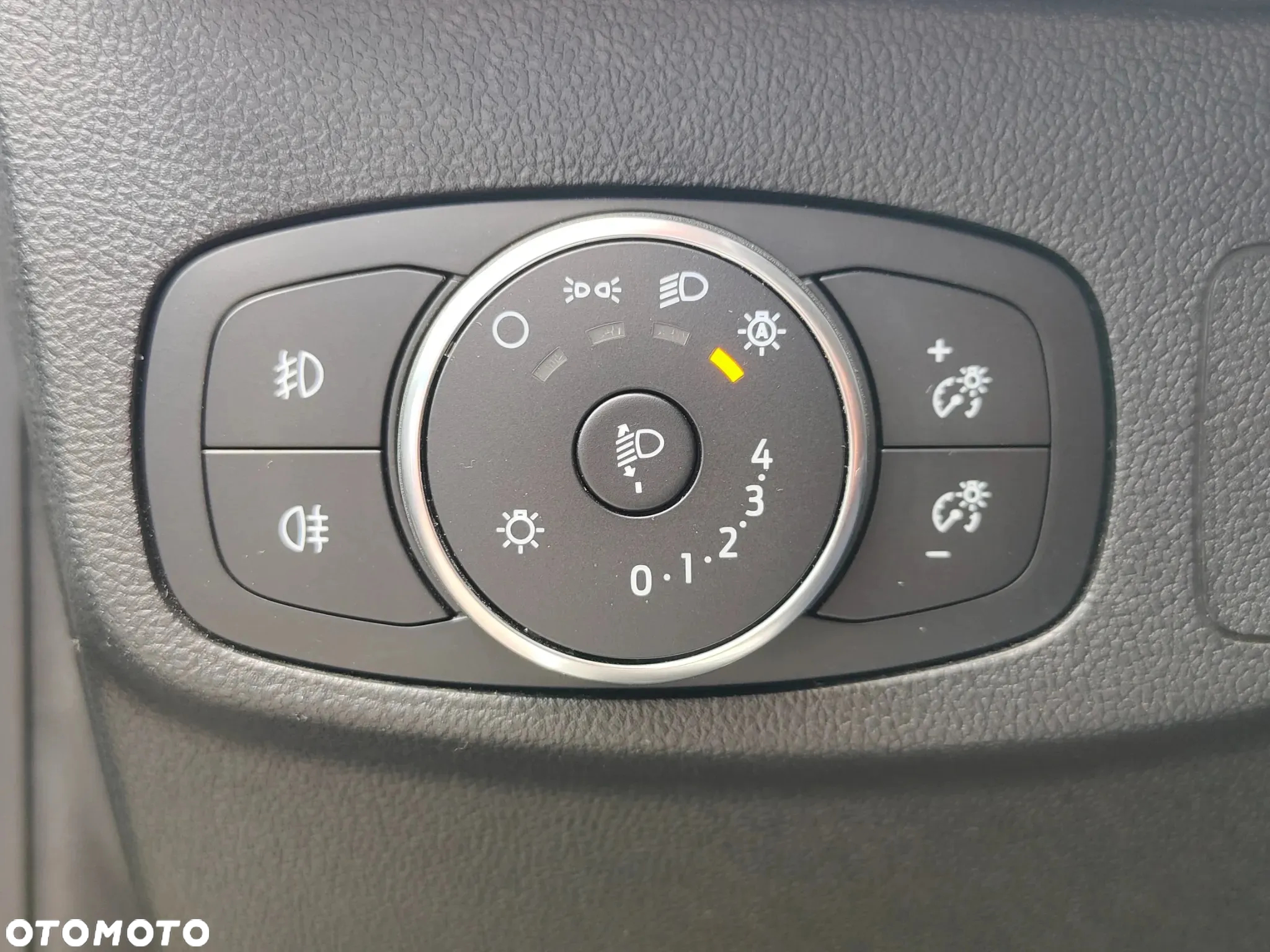 Ford Focus 1.0 EcoBoost Hybrid TITANIUM - 5