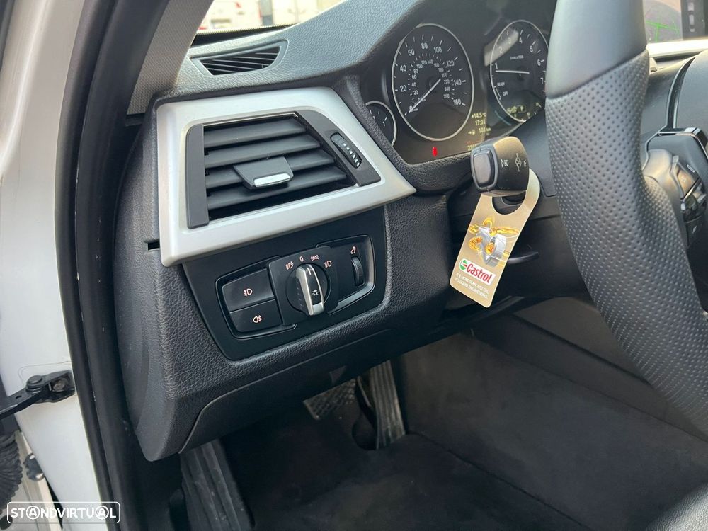 BMW 328 i Auto Line Sport - 37