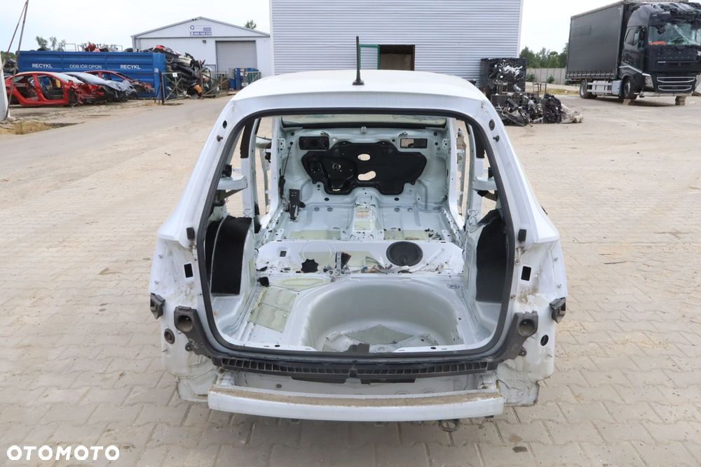 BŁOTNIK ĆWIARTKA PRAWY TYŁ SKODA FABIA III LIFT - 9