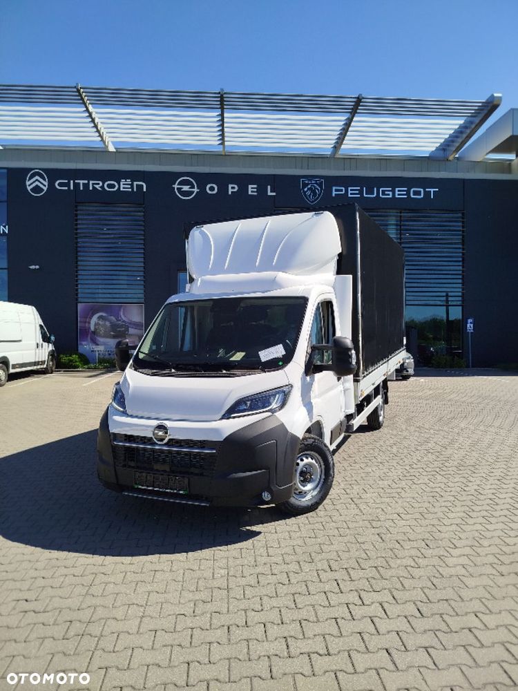 Opel Movano Podwozie z Zabydową Plandeka