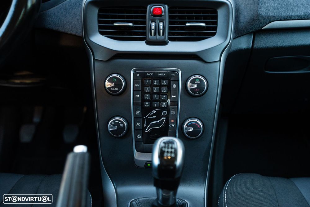 Volvo V40 D2 Momentum - 11