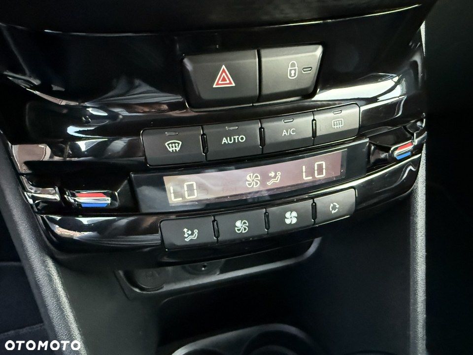 Peugeot 2008 120 VTI Allure - 25
