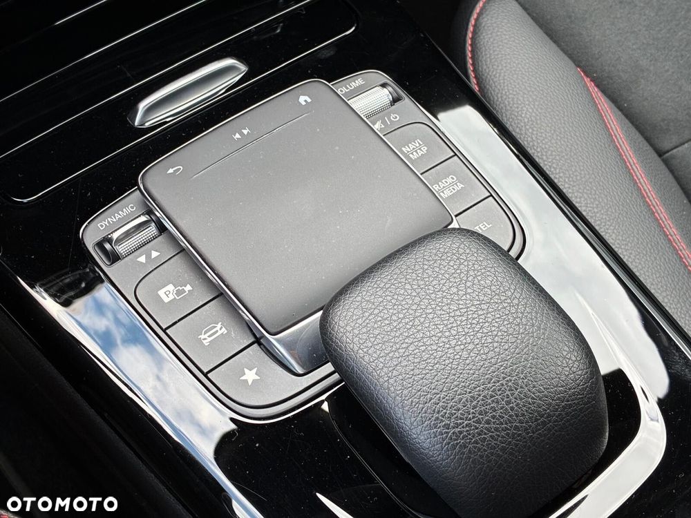 Mercedes-Benz CLA - 16