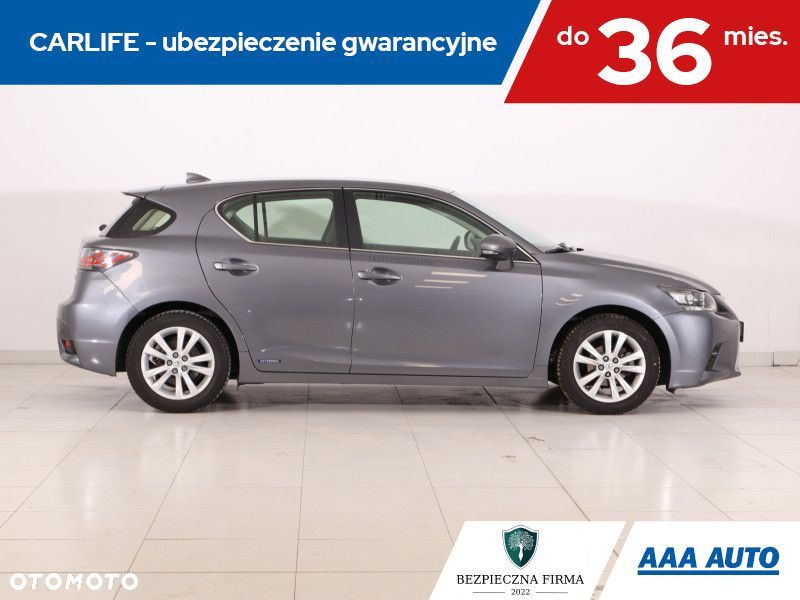 Lexus CT - 7