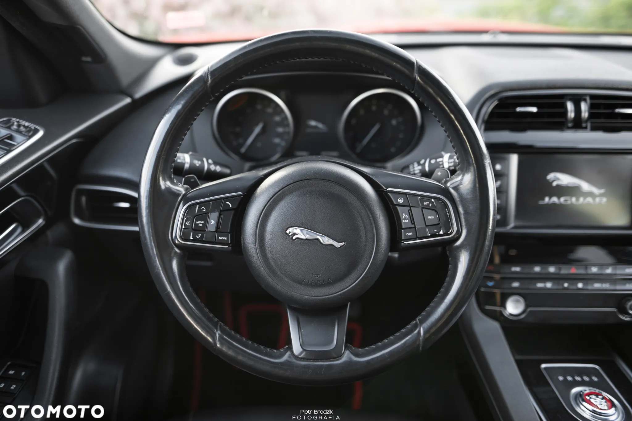 Jaguar F-Pace 25t AWD Prestige - 16