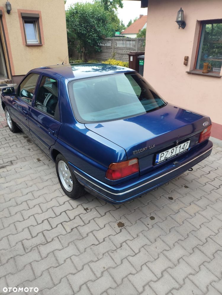 Ford Escort 1.6 CL - 4