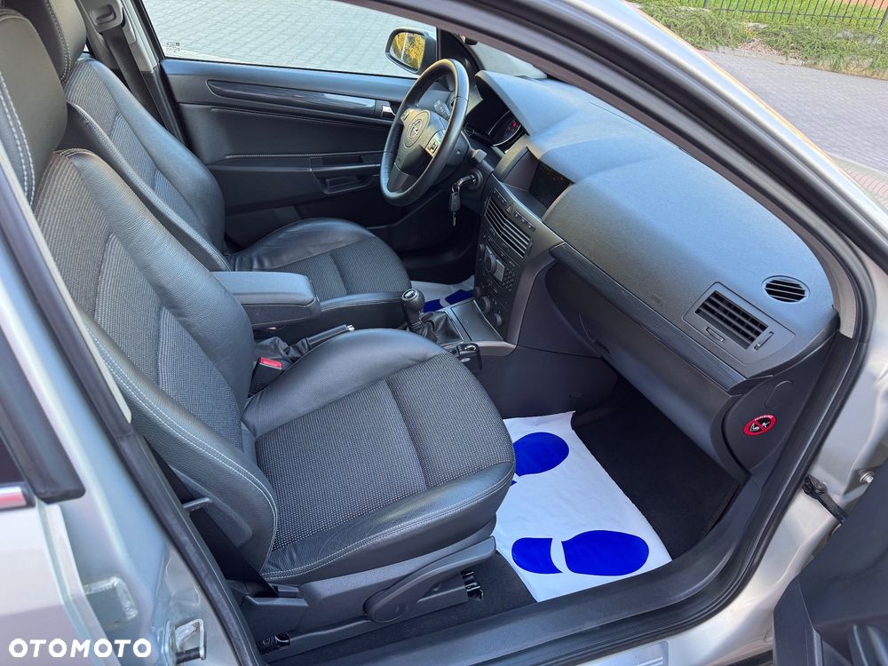 Opel Astra 2.0 Turbo Cosmo - 24