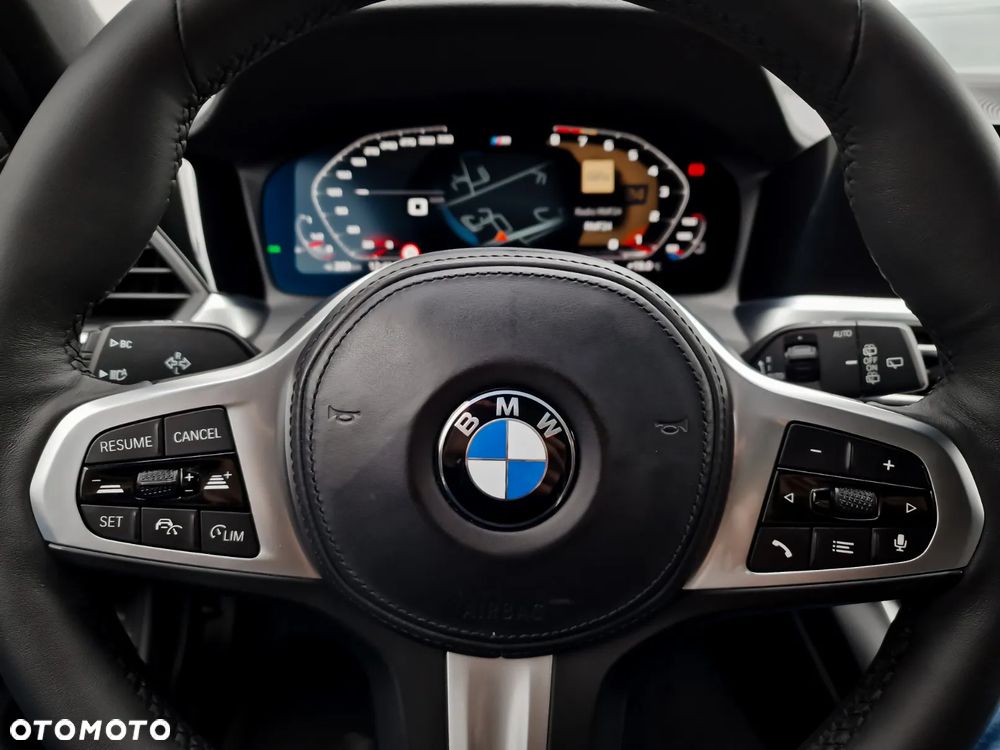 BMW Seria 3 320d xDrive mHEV - 11