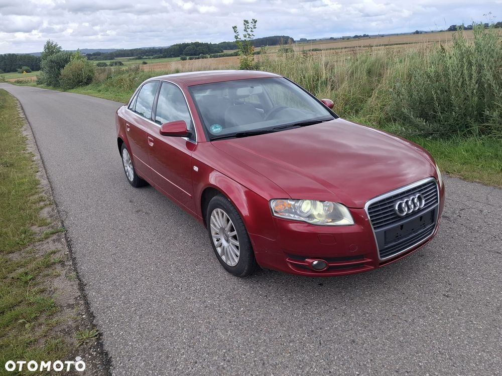Audi A4 Limousine - 1
