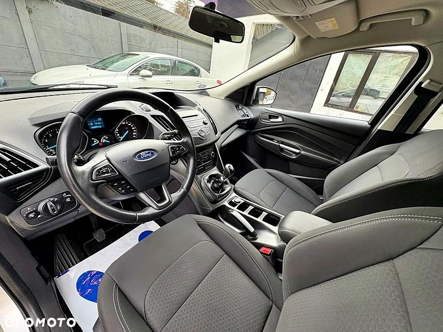 Ford Kuga 1.5 EcoBoost 2x4 Business Edition - 16