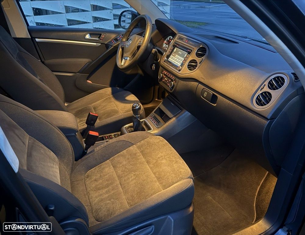 VW Tiguan 2.0 TDi Sport BlueMotion - 19