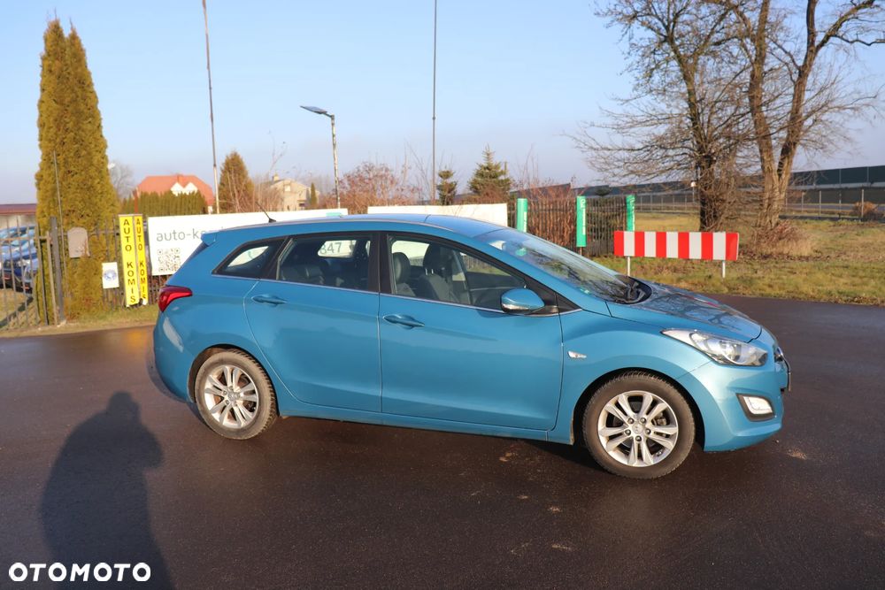 Hyundai i30 blue Kombi 1.6 CRDi Trend - 6