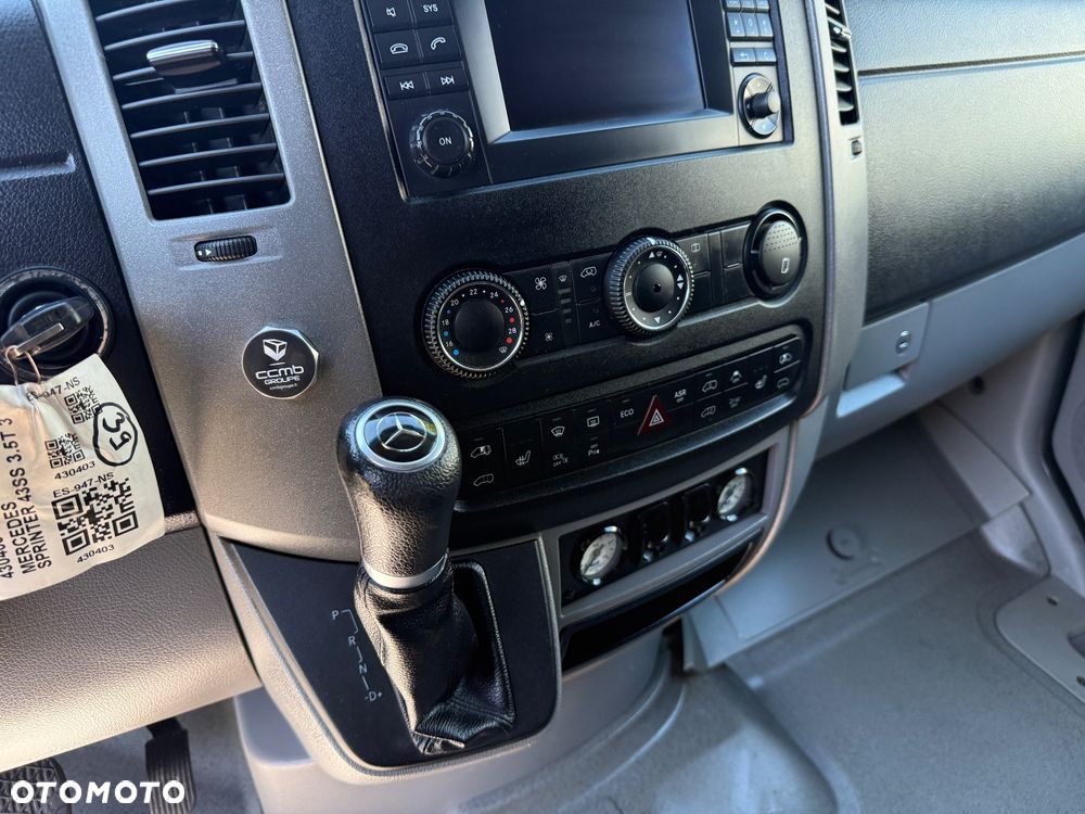 Mercedes-Benz Sprinter - 15