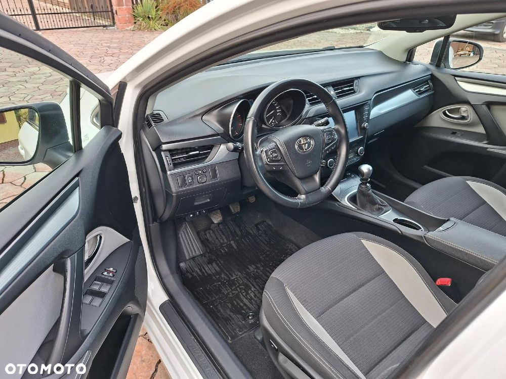 Toyota Avensis 2.0 D-4D Selection - 10