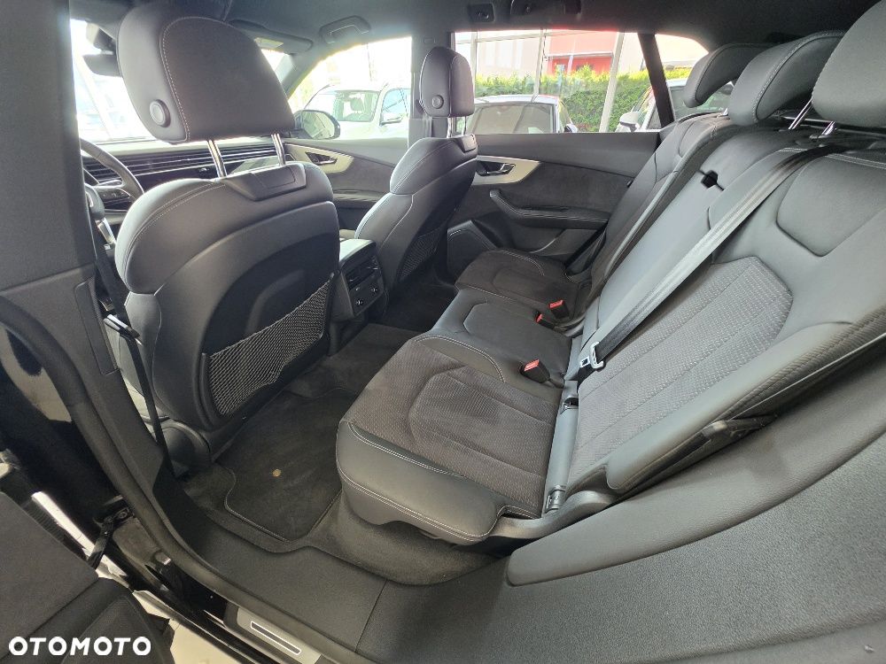 Audi Q8 - 9