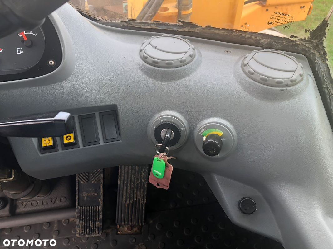 Volvo L120 - 28