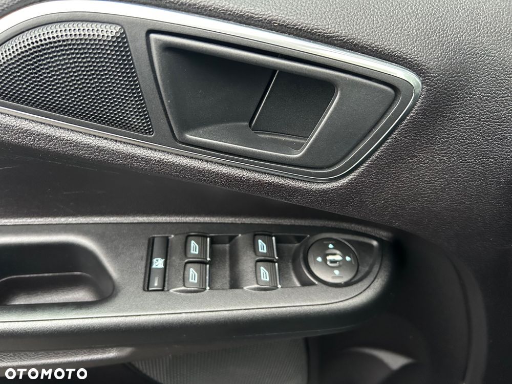 Ford B-MAX 1.0 EcoBoost COOL&CONNECT - 32