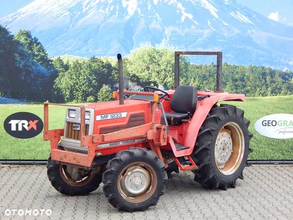 Massey Ferguson MF1223