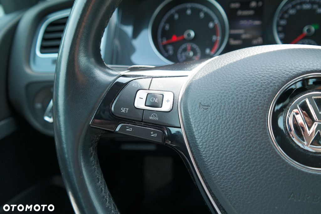 Volkswagen Golf - 15