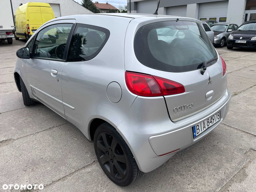 Mitsubishi Colt - 4