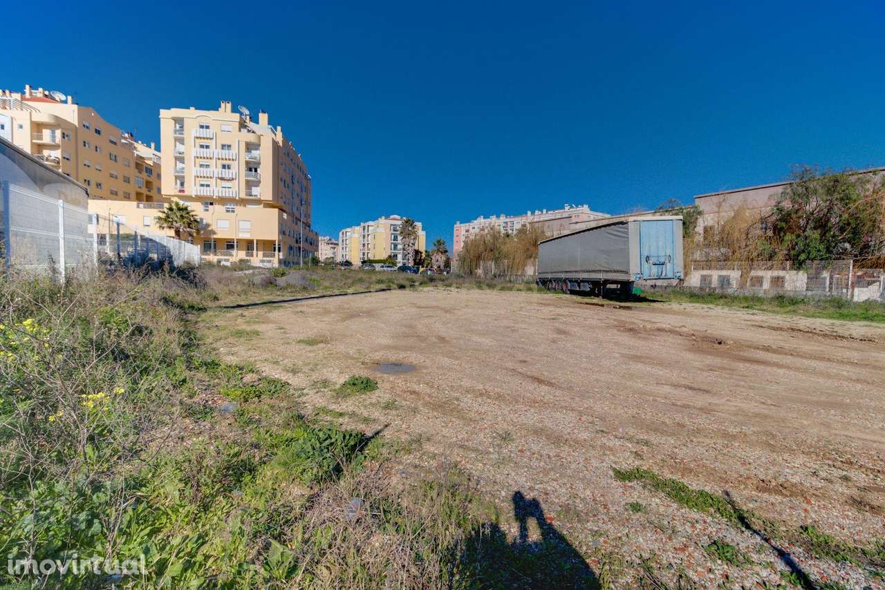 Terreno Estratégico em Mem Martins  - 2 frentes - Grande imagem: 2/8