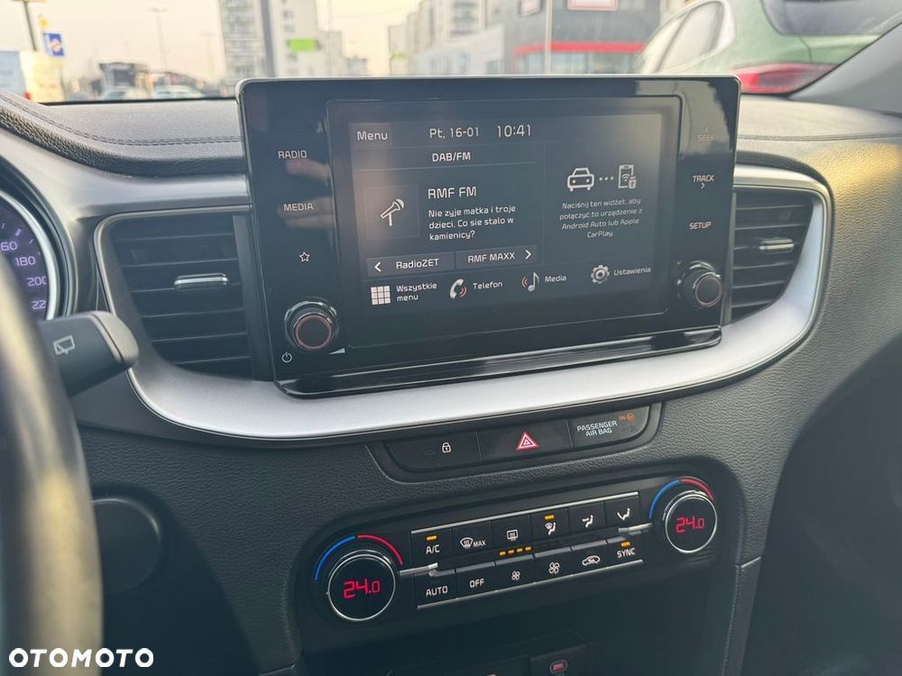 Kia Ceed 1.5 T-GDI M DCT - 11
