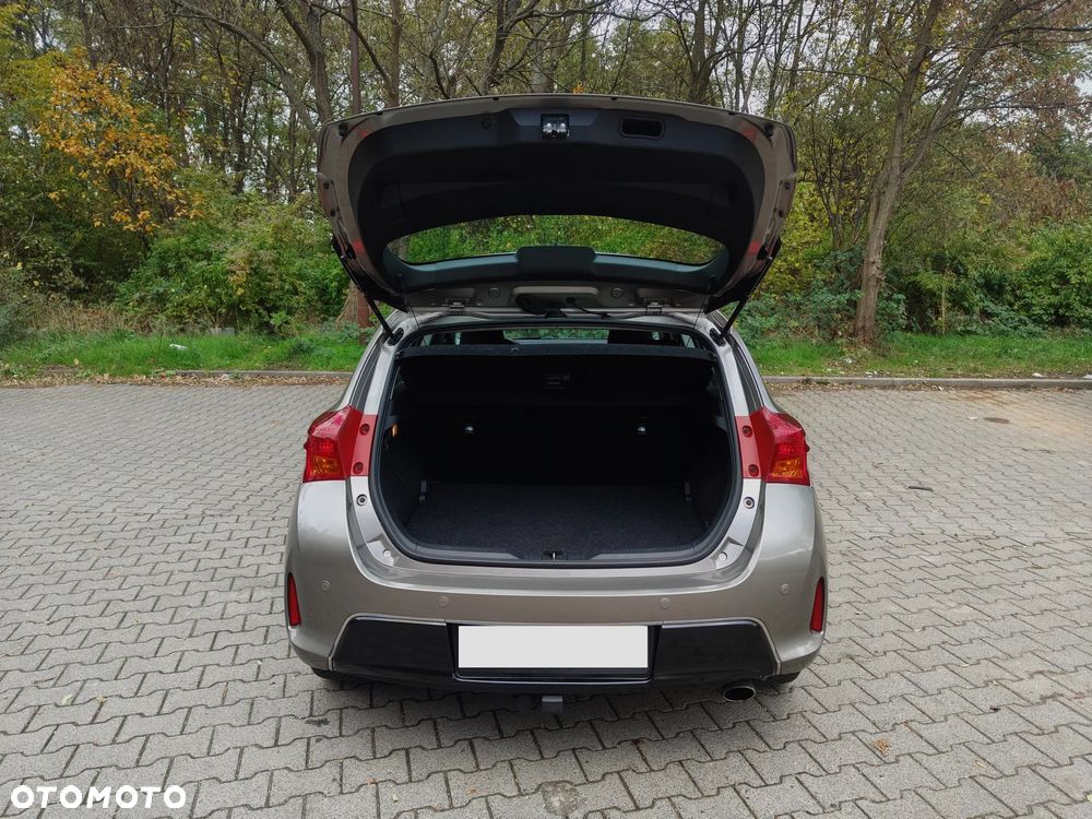 Toyota Auris 1.6 Premium Comfort - 12