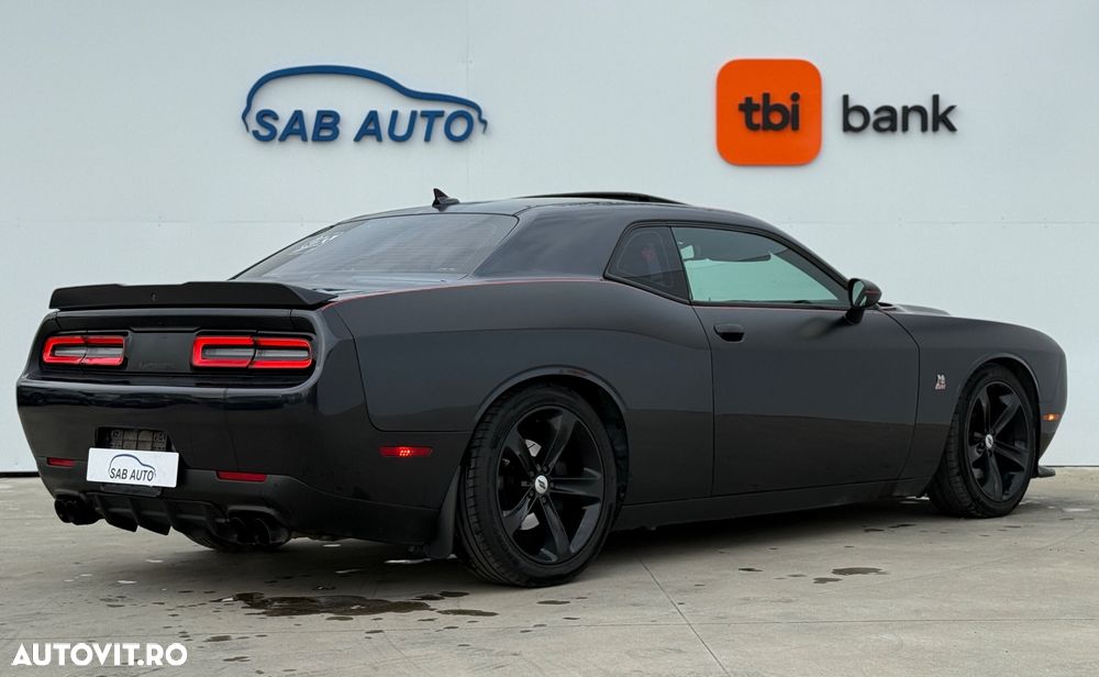 Dodge Challenger - 19