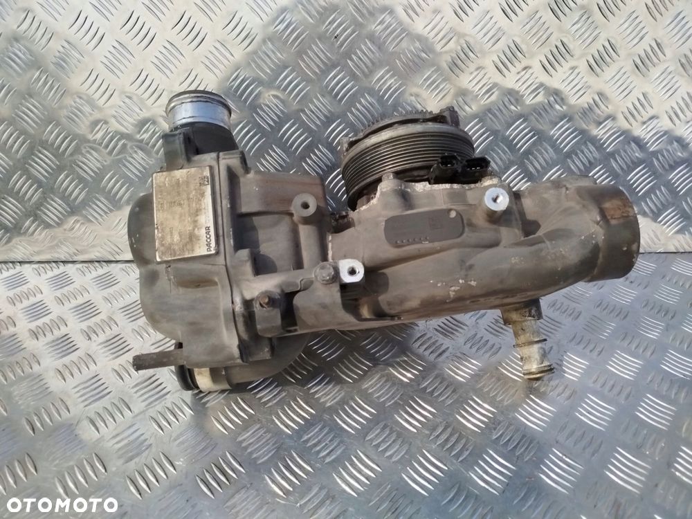 POMPA WODY DAF XF 106 - 2