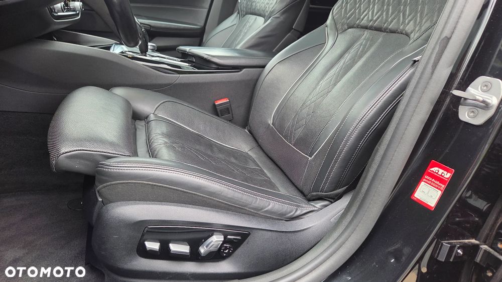 BMW Seria 5 520d Luxury Line sport - 25