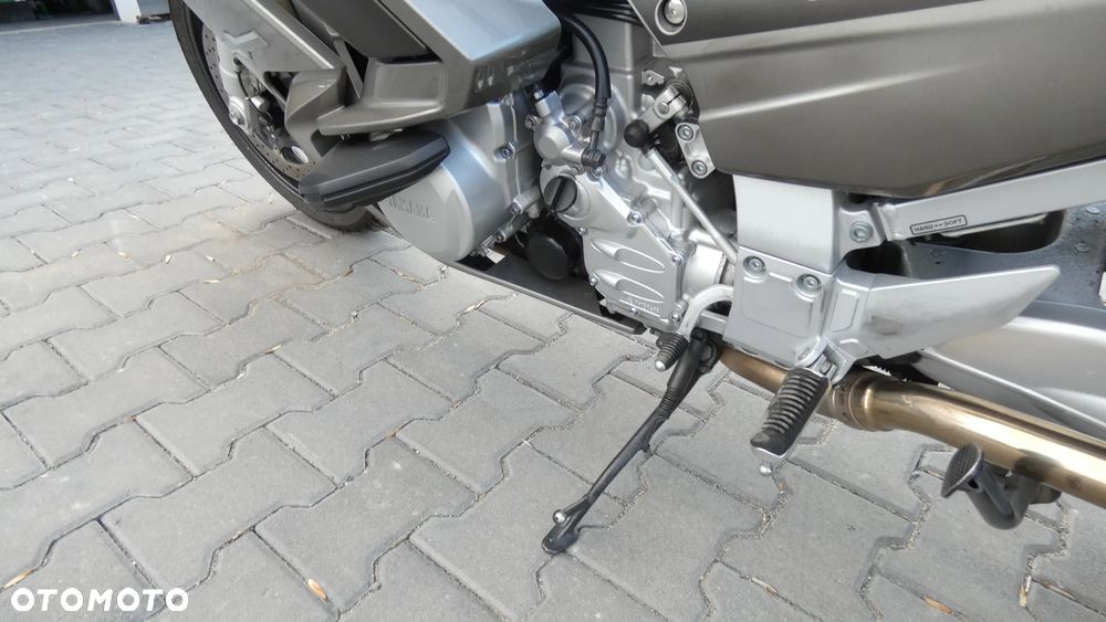 Yamaha FJR - 14