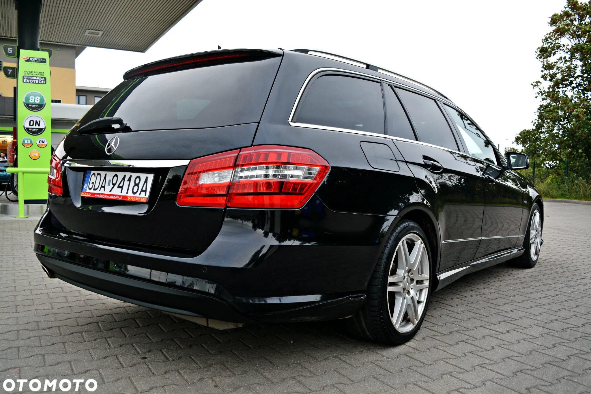 Mercedes-Benz Klasa E 250 T CDI DPF BlueEFFICIENCY 7G-TRONIC Avantgarde - 20