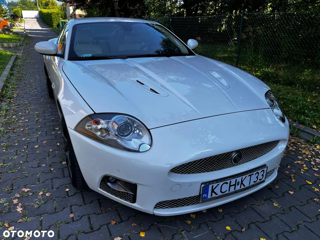 Jaguar XK XKR Coupe - 11