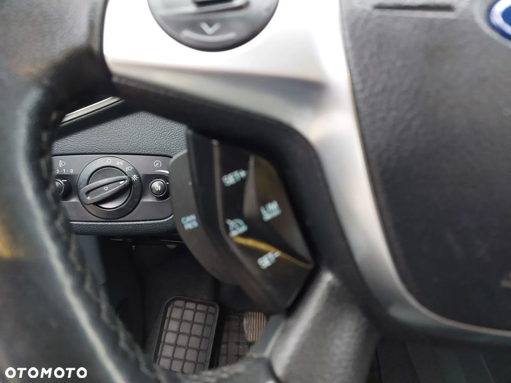 Ford C-MAX ver-1-6-tdci-start--stop--system-titanium - 12