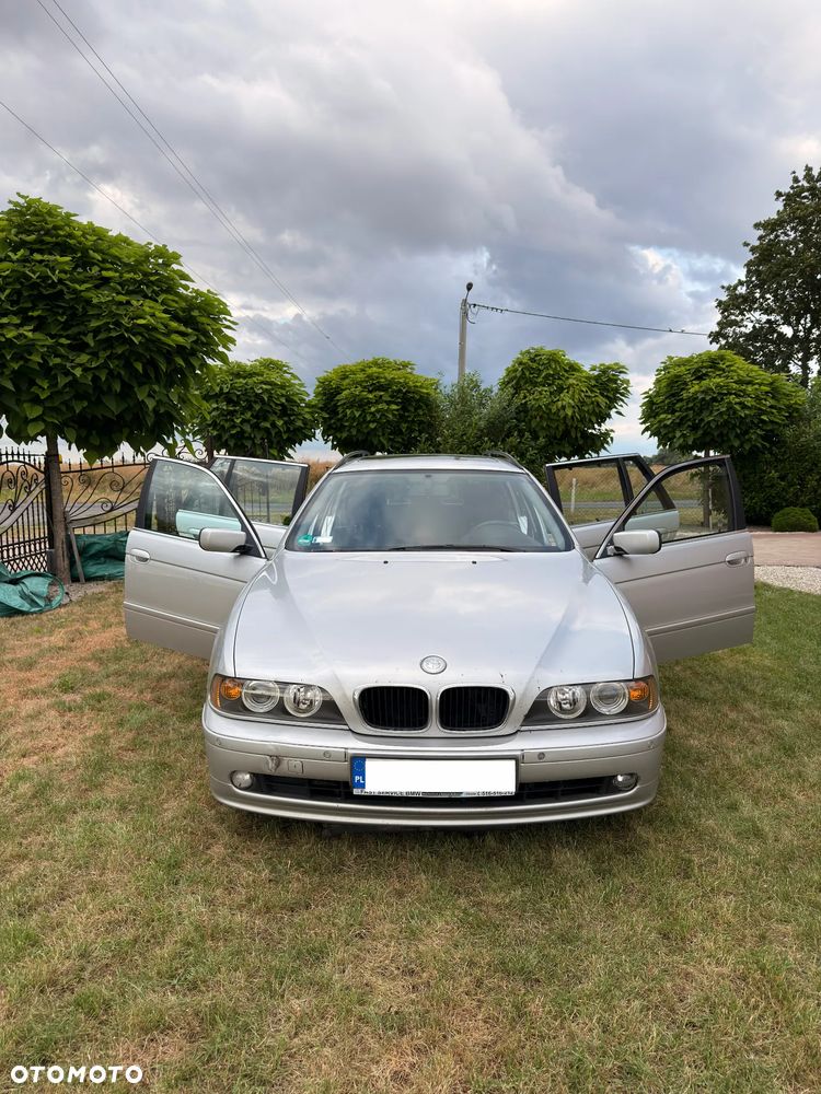 BMW Seria 5 525d - 8