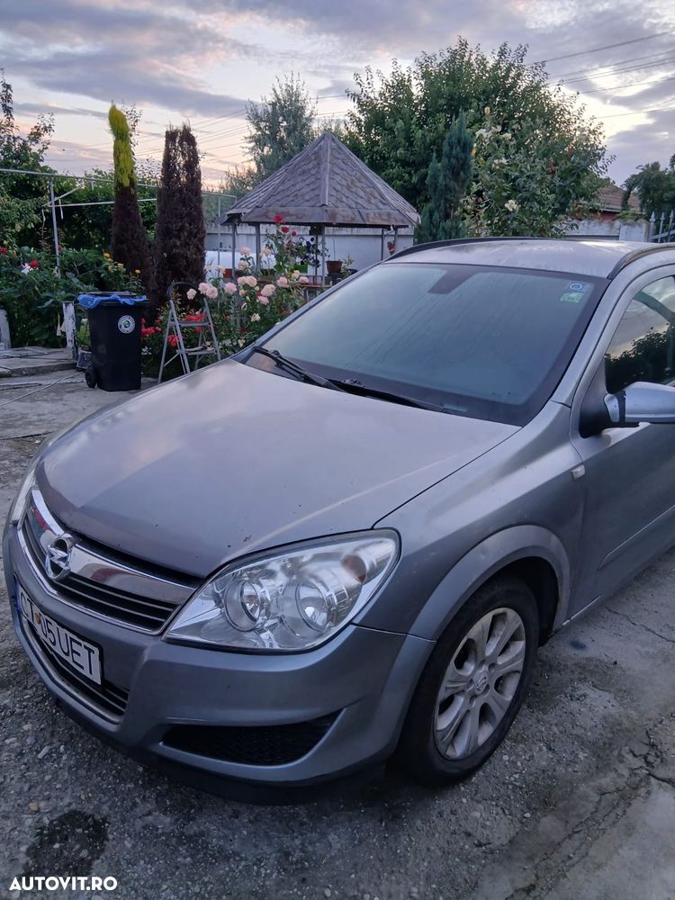Opel Astra 1.9 CDTi Cosmo - 1