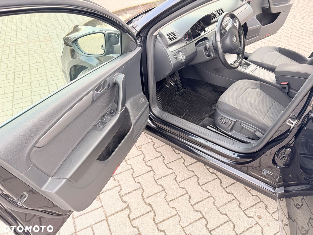 Volkswagen Passat 2.0 TDI BlueMotion Technology R-Line - 20