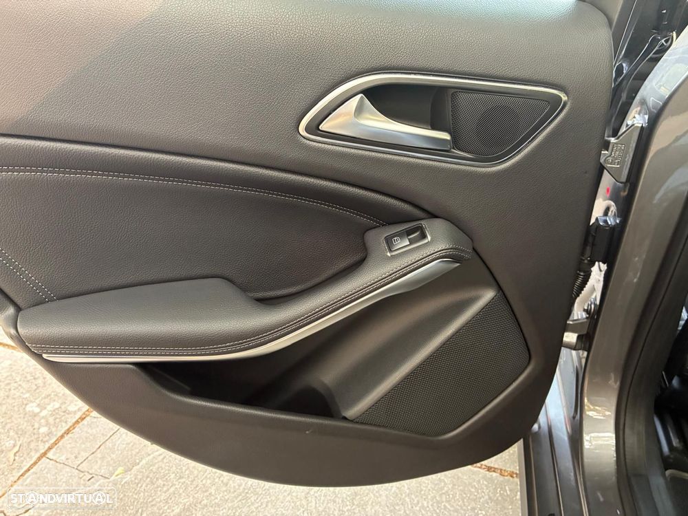 Mercedes-Benz GLA 250 4Matic 7G-DCT Style - 42